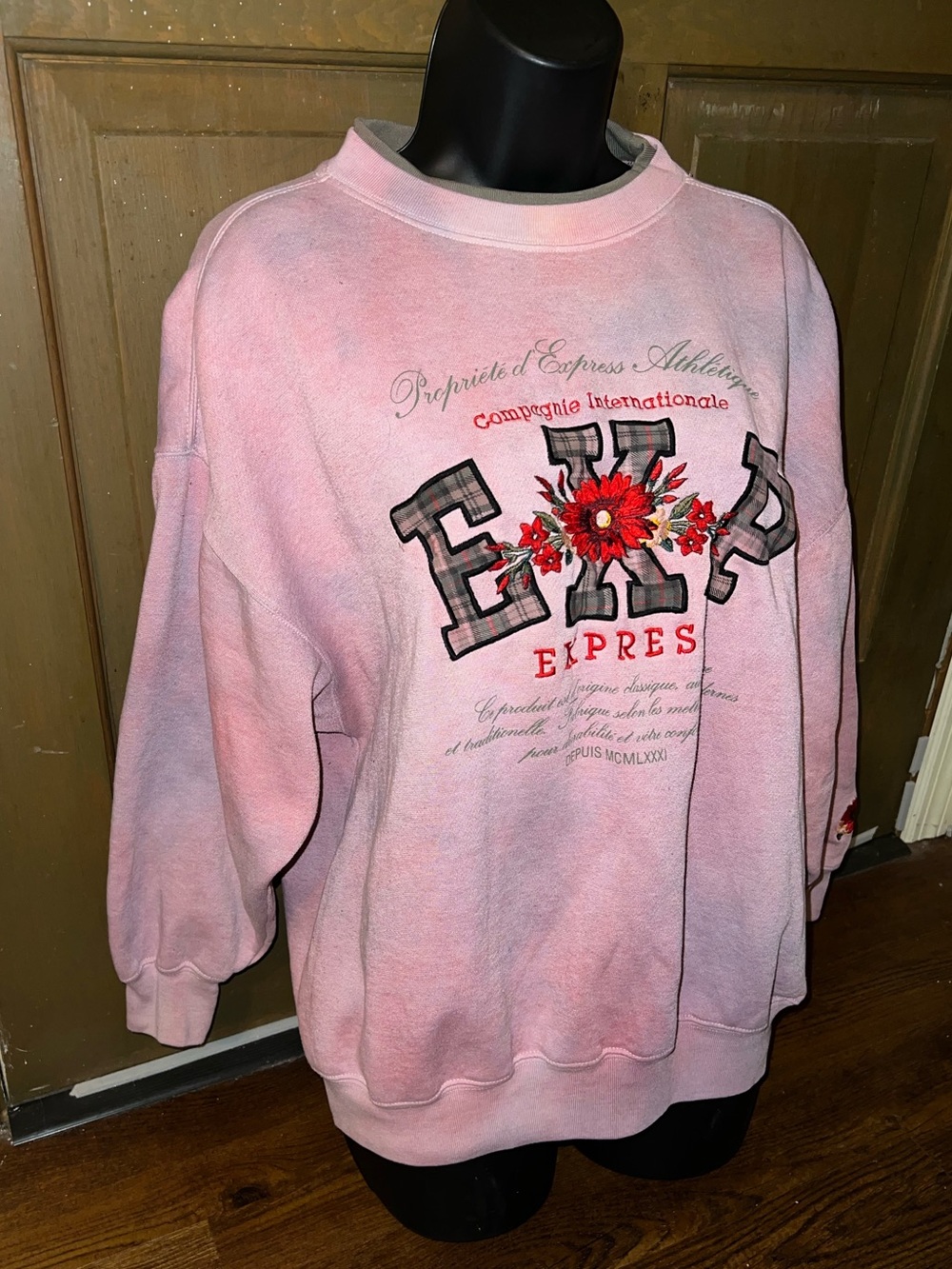 Vintage Express 90s Athletic Pink Embroidered Preppy Crewneck Pullover Size XS/S - Picture 3 of 10